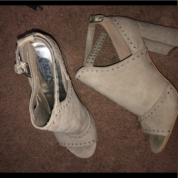 Carlos Santana open toe shoes - Picture 2 of 3